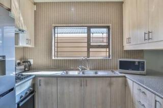 Modern 3 Bedroom With Spacious Braai Area By Ctha - 6
