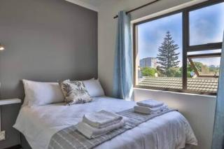 Modern 3 Bedroom With Spacious Braai Area By Ctha - 2