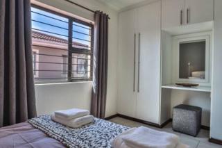 Modern 3 Bedroom With Spacious Braai Area By Ctha - 1