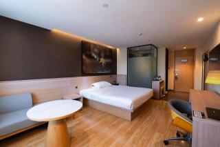IU Hotel Zhengzhou Wenhua Road Sanquan Road Branch - 1