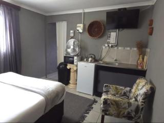 Akwaaba Fie Guesthouse - 1