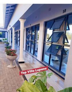 Top Villa Lodge in Lupane - 0