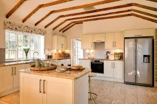 Courtyard Cottage at Pudleston Court - 8