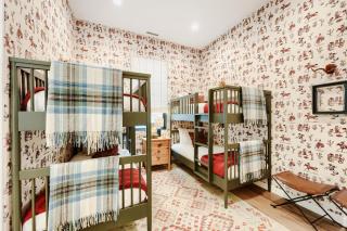 Park City Luxury 4BR Retreat - Private Hot Tub, Fire Pit, Gourmet Kitchen - 1061 home - 2