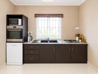 The Opal Villa - 2 mins from Beach Front - 7