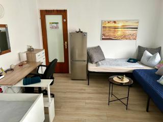 Deine Pension, Family & Friends Room P3, 5 beds, 25qm, Check-in 4PM till 5AM - Creglingen - 6