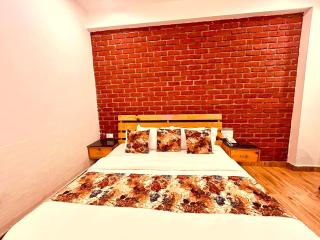 The Pine Woods A Four Star Luxury Resort In Mussoorie Near JW Marriott - Mussoorie - 3