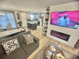 Stylish 3BR Home Near Moncton Airport Free Parking - 5