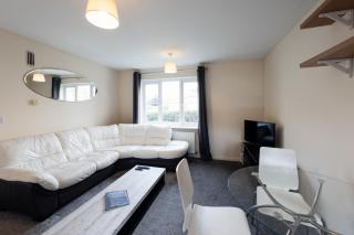 The Corner House | 2-Bed with Free Parking - 6