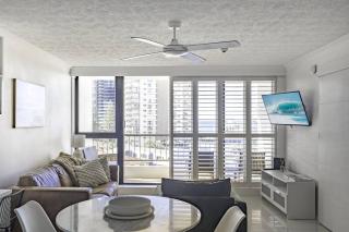 1BR Apartment - Beach Views -Resort Pools - Central Surfers Location - 5