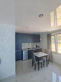 Pearl Sevan 1 - 4
