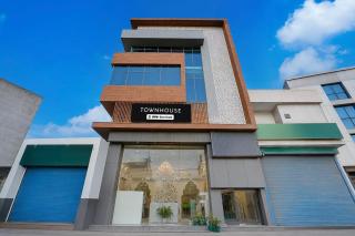 Townhouse Dashrathpuri Metro Formerly Elegant Palace - 0