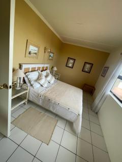 Oceans Edge Beach House - 2
