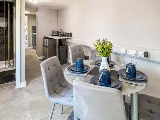 Four Oaks Cottage - 2
