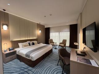 The Palace Luxury Resort - 6