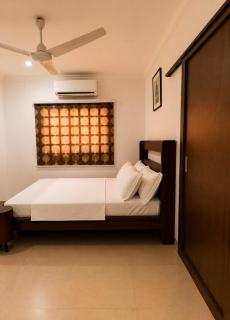 Riverfront estate - 7