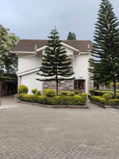 Safari Grace Hotel 纳库鲁华夏酒店 - 0
