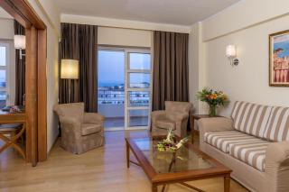 Neptune Luxury Resort - 6
