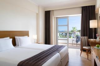Neptune Luxury Resort - 3