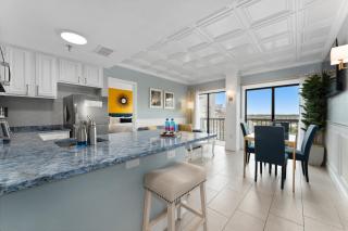 Enjoy Private Sunsets & Fireworks at King Penthouse - 6