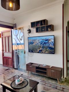Relaxing 2 bedroom Beachfront Apartment By SeaSoul Luxury Apartments - 4