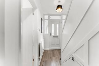 Cambridge Charm - Stylish & Pet Friendly - 1