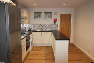 Exeter - 4 Bedroom & 4 Bathroom Apartment - Free Parking - 4