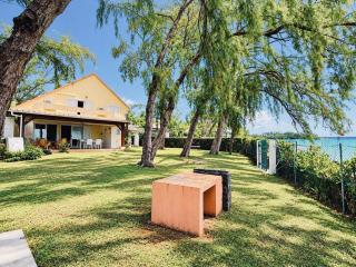 Logan's Beach House - 5