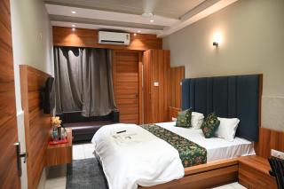 SHREE LEELA HOTEL And RESTAURANT - 6