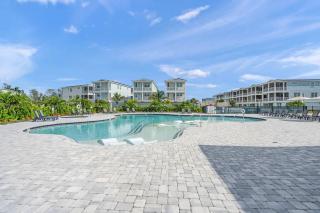 Luxury Pet Friendly Waterfront Home Private Pool & Dock in Resort Community Manatee Dreams at Hunters Point - 9