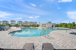 Luxury Pet Friendly Waterfront Home Private Pool & Dock in Resort Community Manatee Dreams at Hunters Point - 8