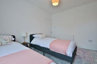 Cosy 4 Bedroom Cardiff City Centre House - 6