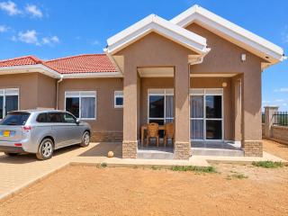 Spacious 4-Bedroom Home with 3 Ensuites - 9