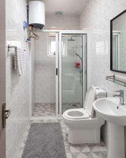 Spacious 4-Bedroom Home with 3 Ensuites - 4