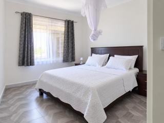 Spacious 4-Bedroom Home with 3 Ensuites - 3
