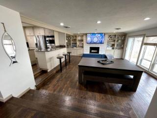 Luxury Family Retreat Near Wedding Venues - 1