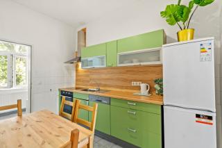 Spacious 2BR apartment near U3 metro - 5