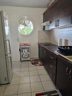Lovely 2 bedroom condo with pool - 7