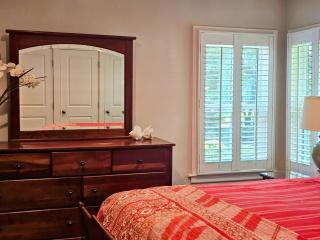 Adorable updated cottage in the heart of Decatur! - 4