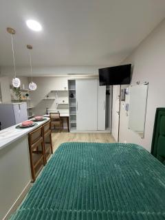studio 204 | wifi | JC STAYS - 2