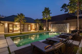 Villa 500m2 with 14m Pool, BBQ, Pinball - Seminyak - 3