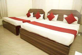 Hotel Golden Comforts - 3