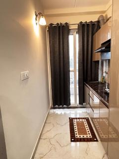 Spacious Studio Apartment Near Medanta Hospital by LuxAura Stays - 8