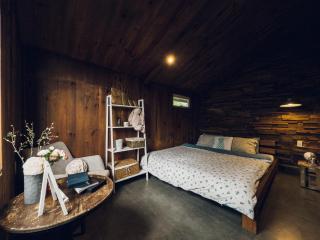 Cherith Home Da Lat - Vintage Wooden Chalet with Lake View - 5