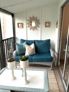 Just renovated 10 minute walk to #1 Siesta Beach Garden view, WIFI - 6