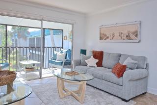 Just renovated 10 minute walk to #1 Siesta Beach Garden view, WIFI - 0