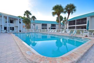 Just renovated 10 minute walk to #1 Siesta Beach Garden view, WIFI - 3