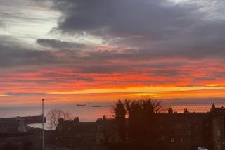 Luxury Seaview Gated Penthouse located near Edinburgh by Urban Haggis Stays - 5