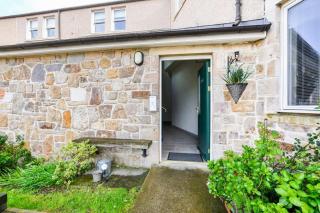 Luxury Seaview Gated Penthouse located near Edinburgh by Urban Haggis Stays - 2