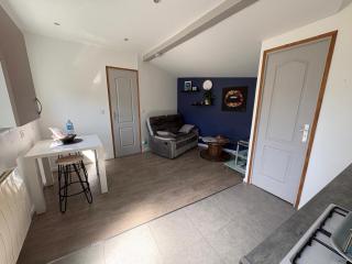 Studio rénové avec parking et jardin privés - 1